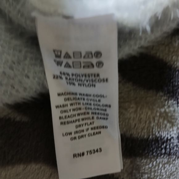 Rachel Zoe Soft Winter Scene Sweater - Picture 5 of 8